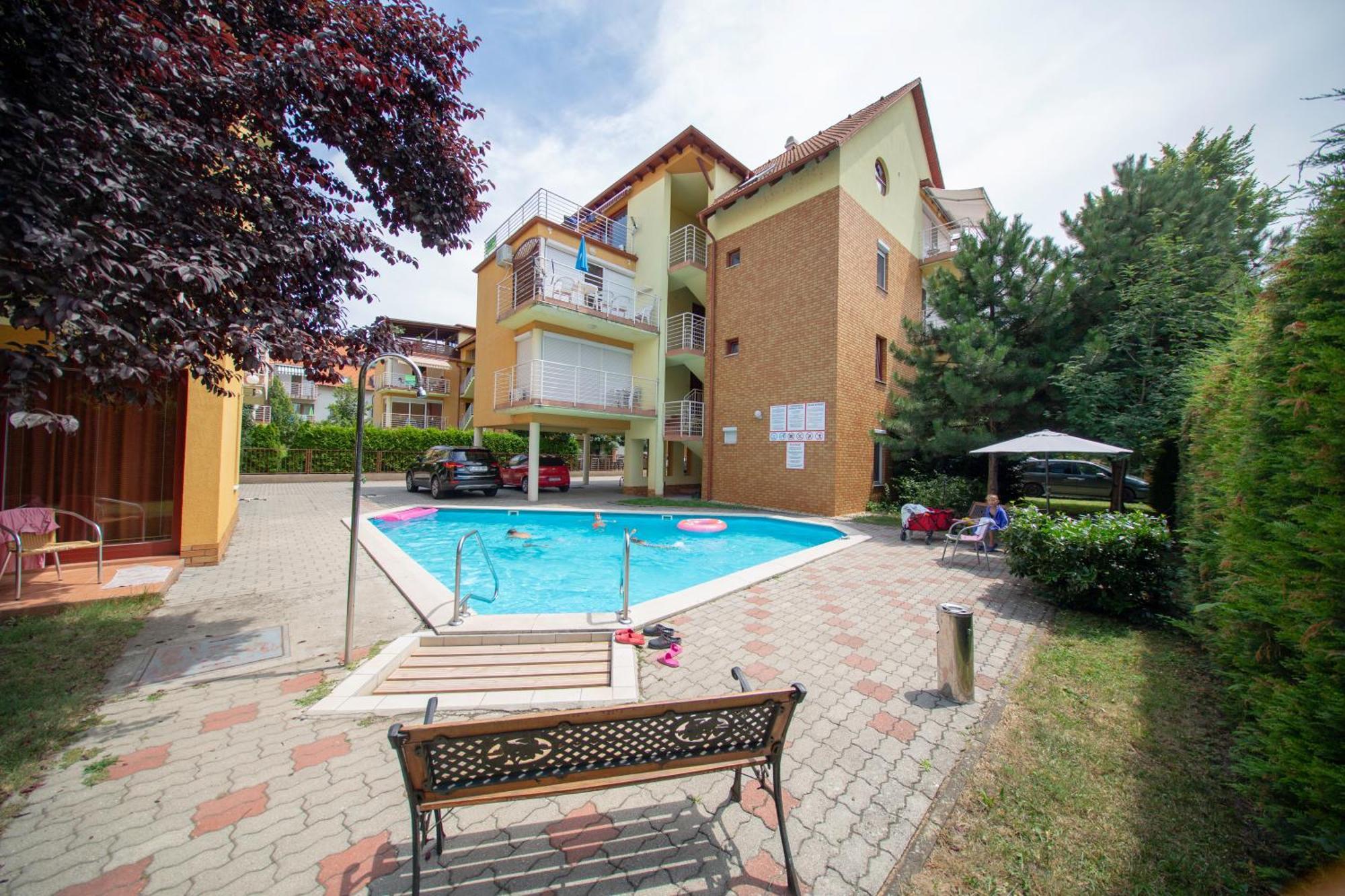 Siofoki Beach Apartman Esterno foto