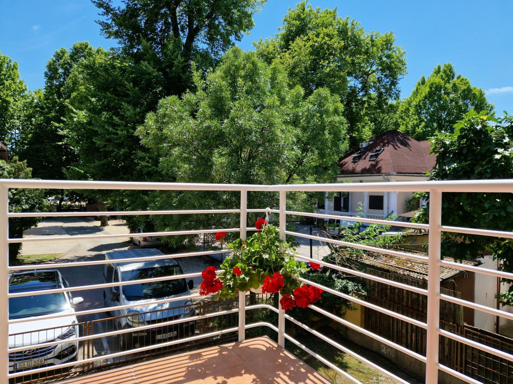 Siofoki Beach Apartman Esterno foto